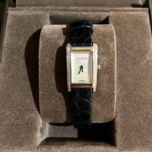 Gucci Mother of Pearl with Diamonds Watch